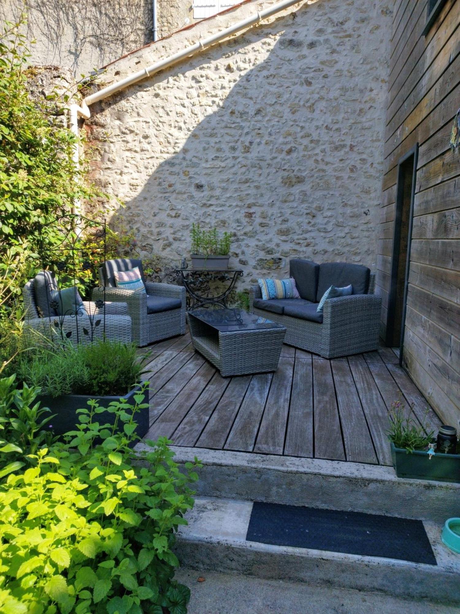 La Loge Des Fees Latille Exterior foto