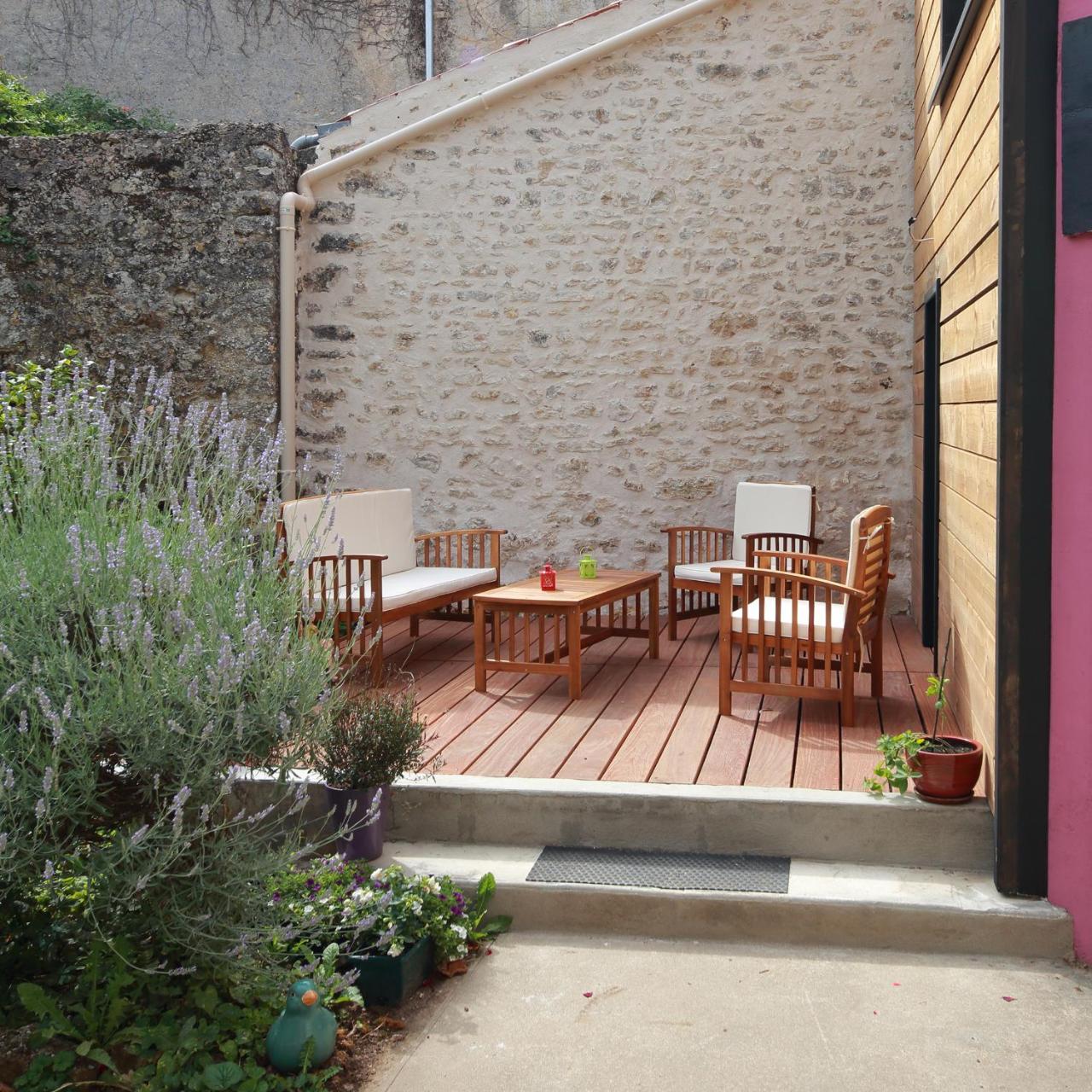 La Loge Des Fees Latille Exterior foto