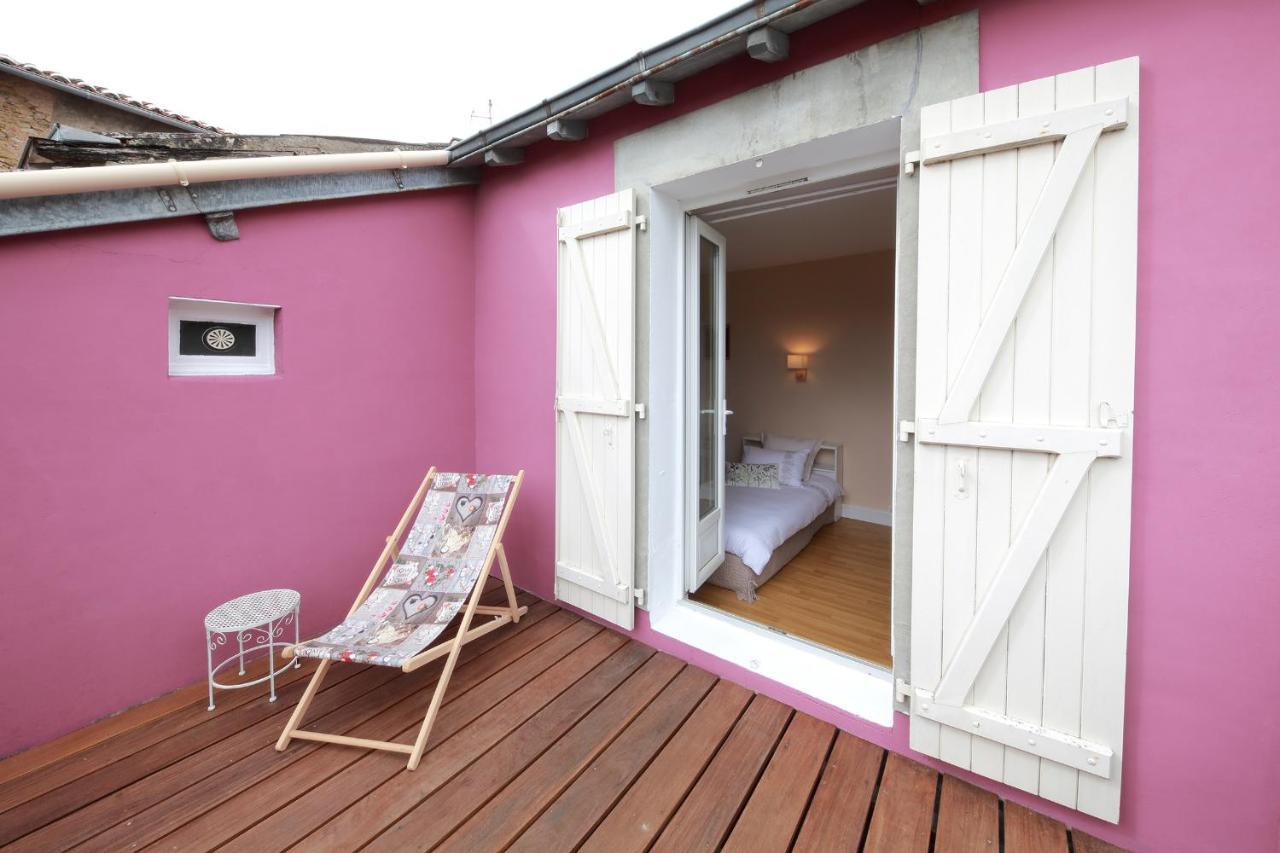 La Loge Des Fees Latille Exterior foto